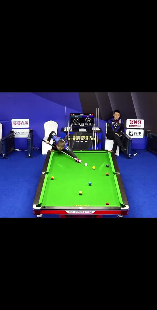 成功地将足 成功地将足